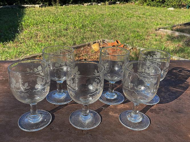 Set/6 French Etched Wine Glasses by 